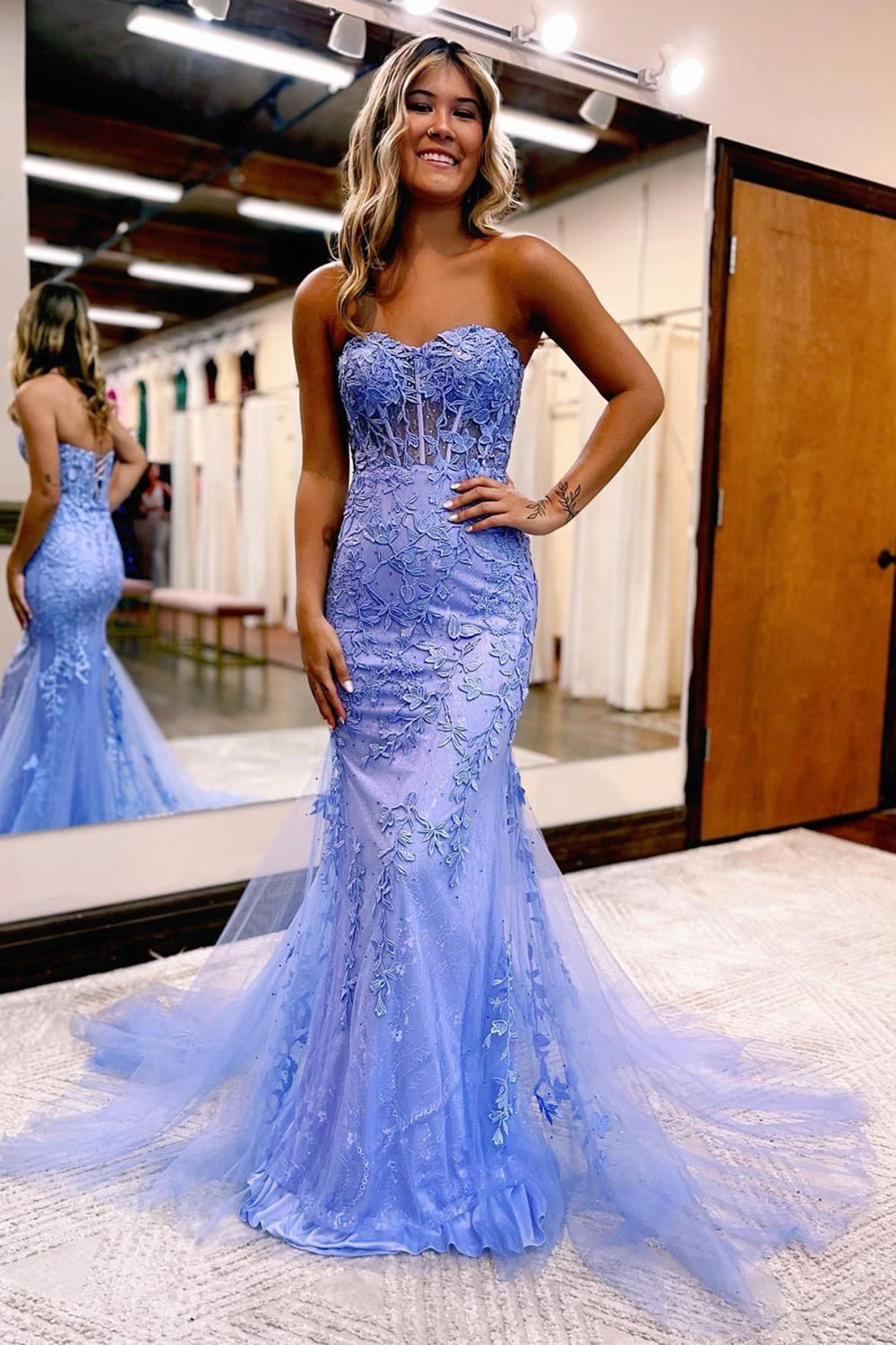 Evie |Mermaid Sweetheart Neck Lace Long Prom Dress With Appliques