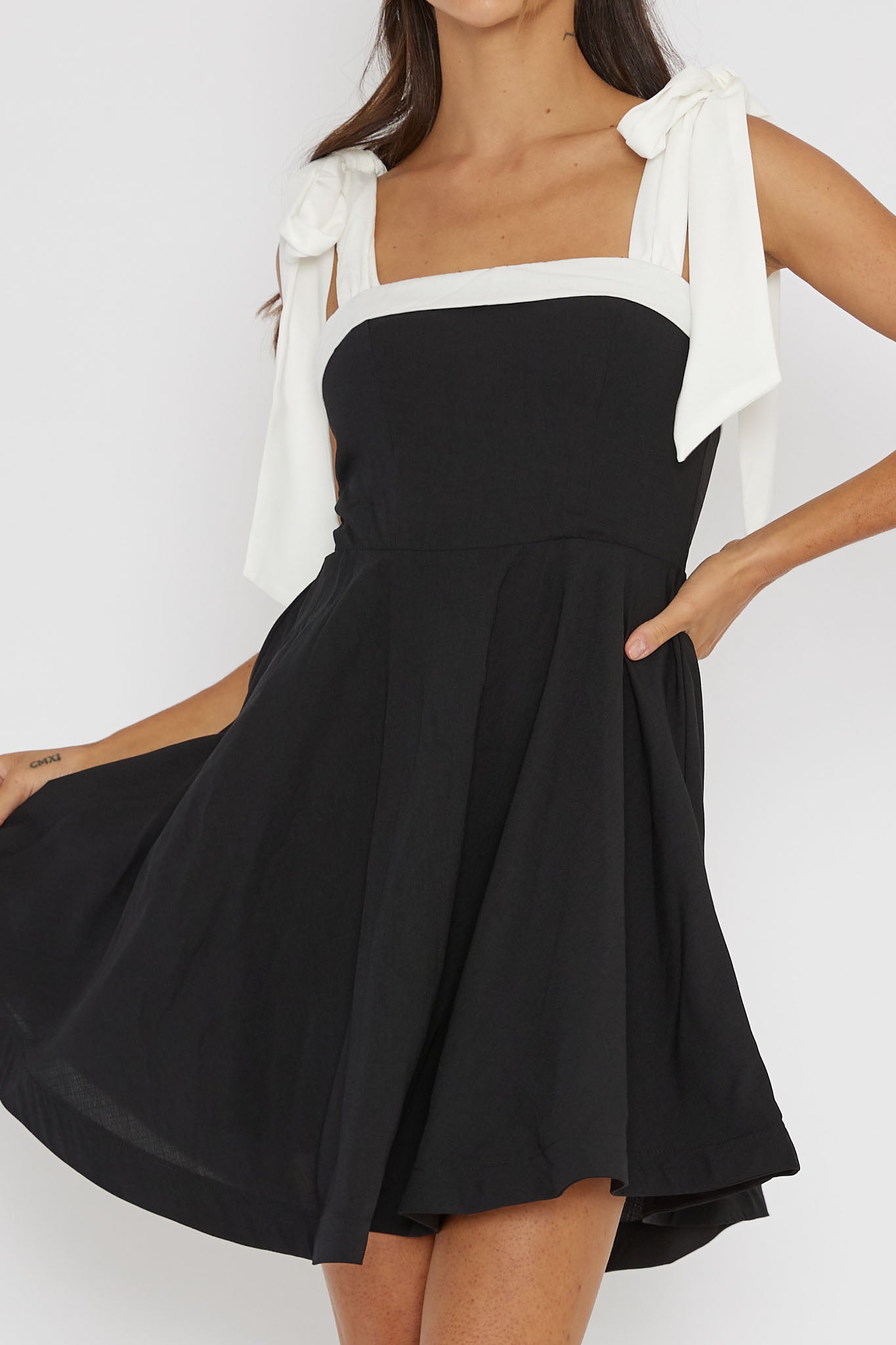 Jeanie Bow Shoulder Mini Dress Black