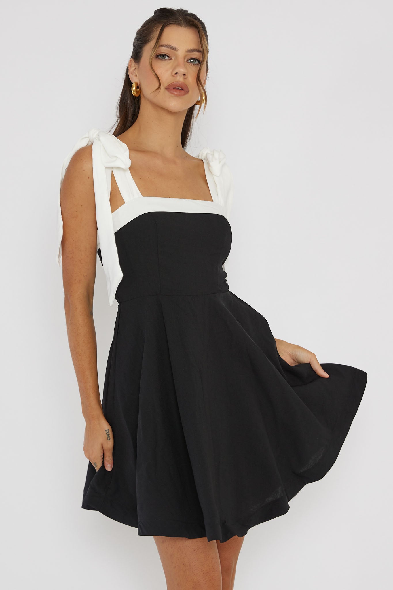 Jeanie Bow Shoulder Mini Dress Black