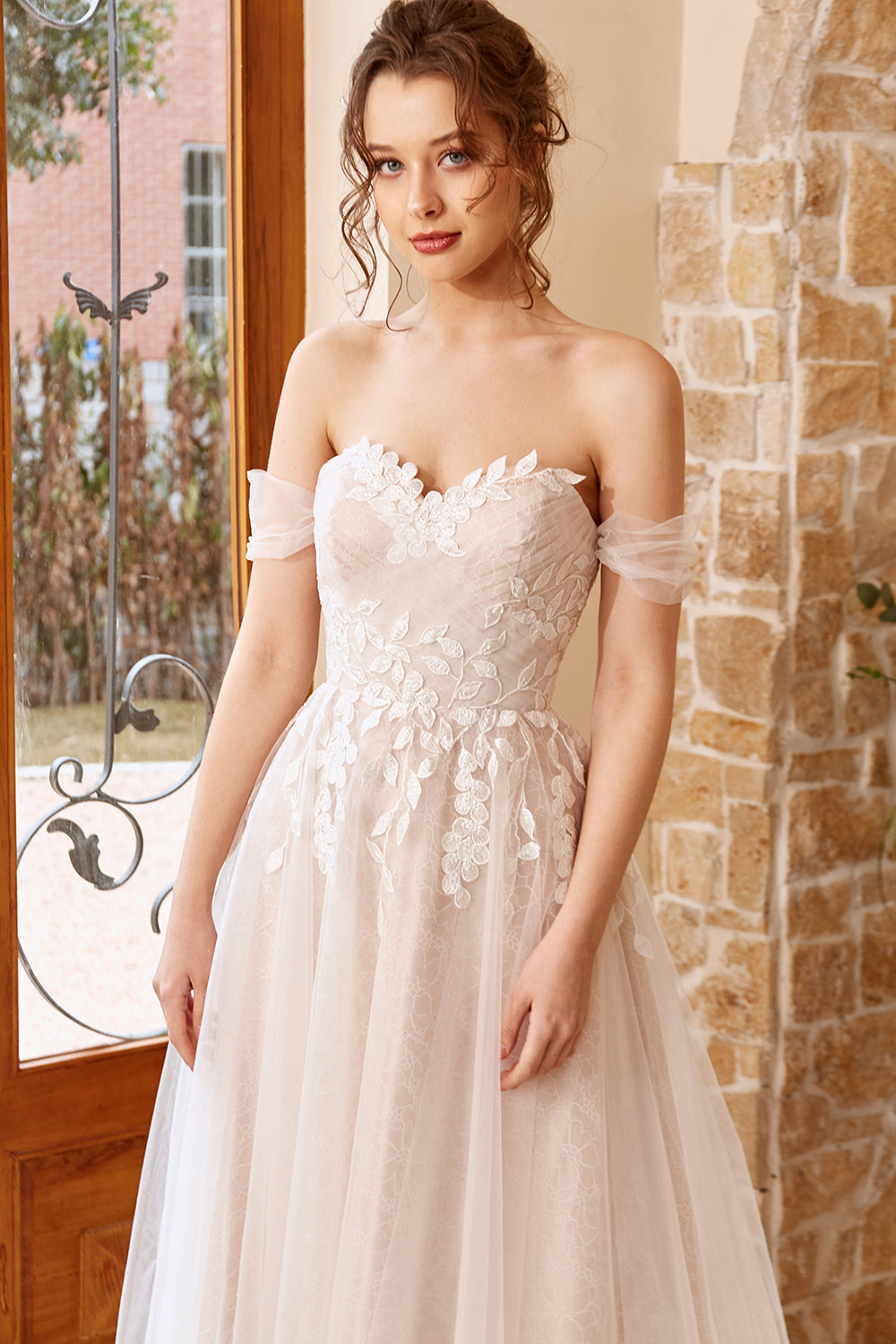 Elegant A Line Halter White Long Wedding Dress with Appliques