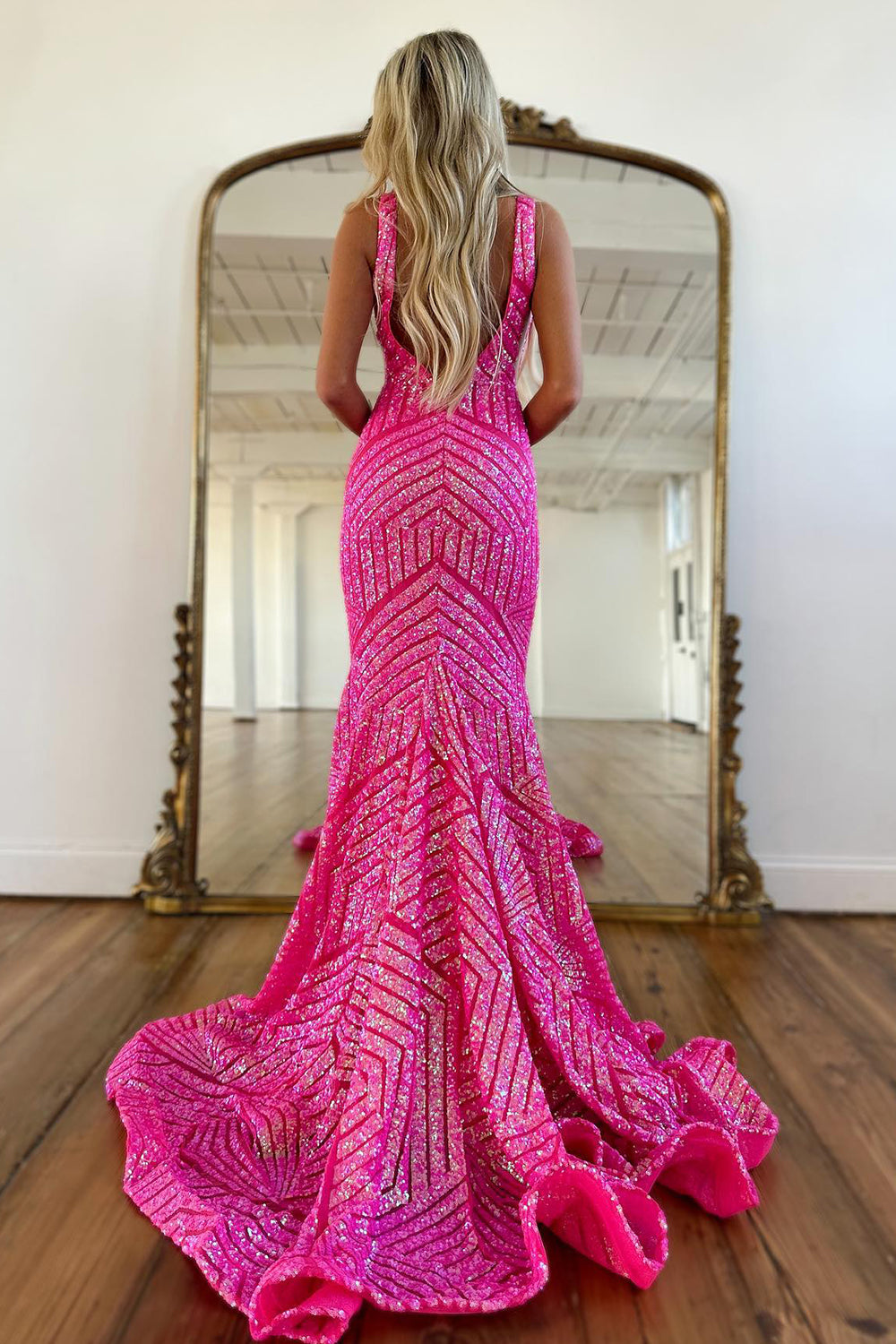 Nina |Mermaid Deep V Neck Sequins Prom Dress