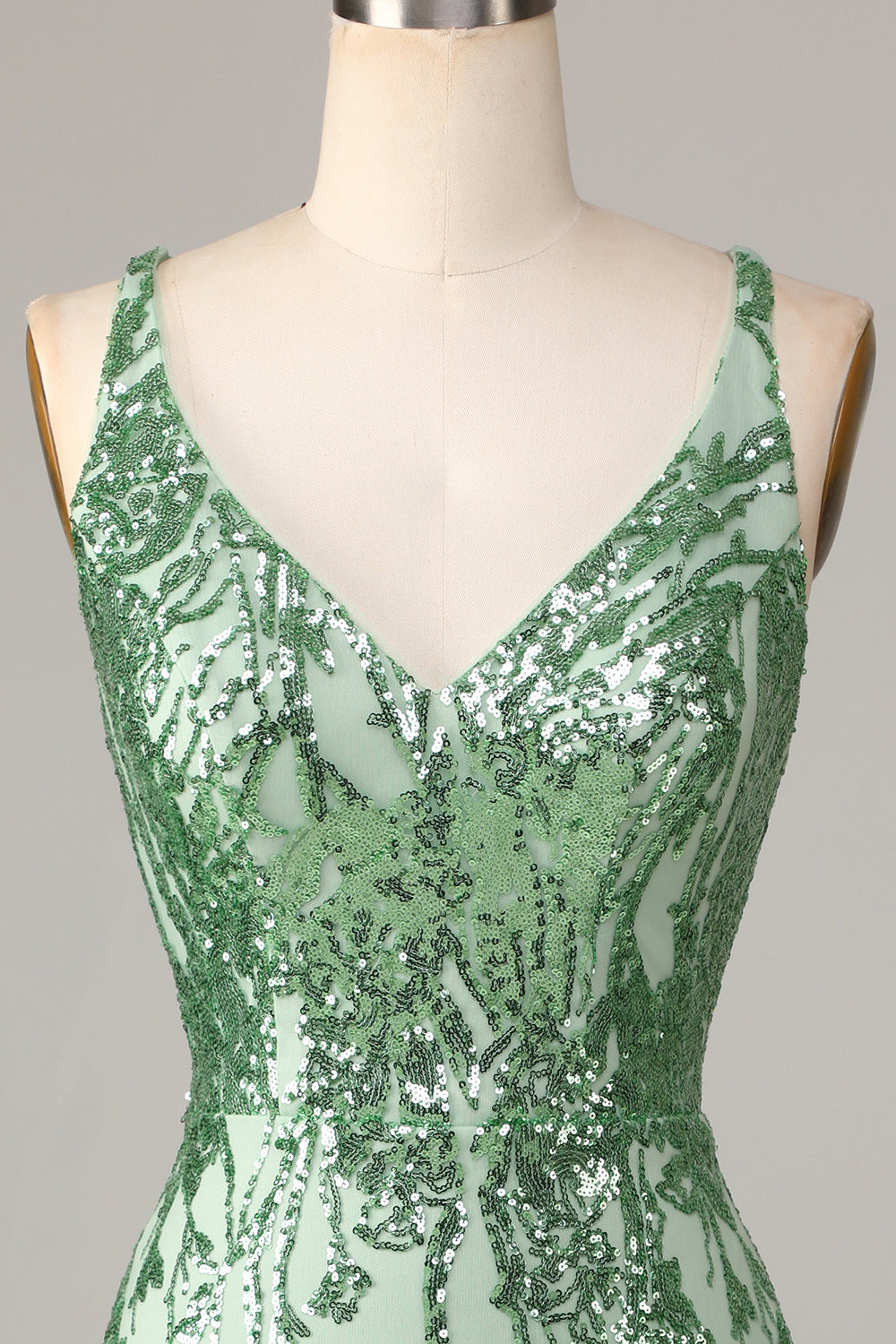 Making Magic Sheath V-Neck Green Sequins Short Homecoming Dress with Backless