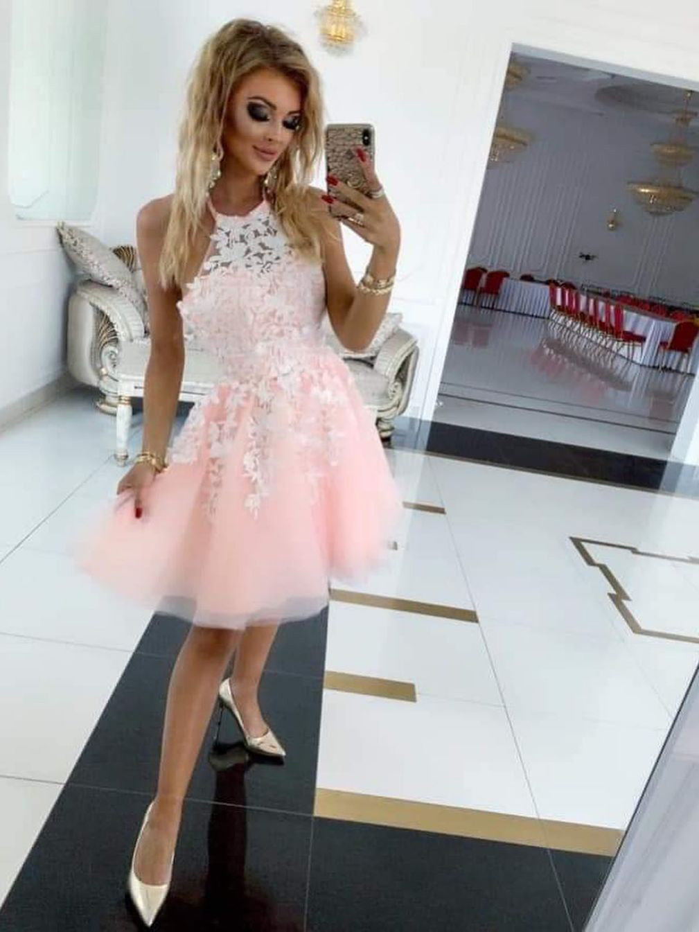 Amazing Tulle Halter Neckline A-line Homecoming Dresses With Appliques