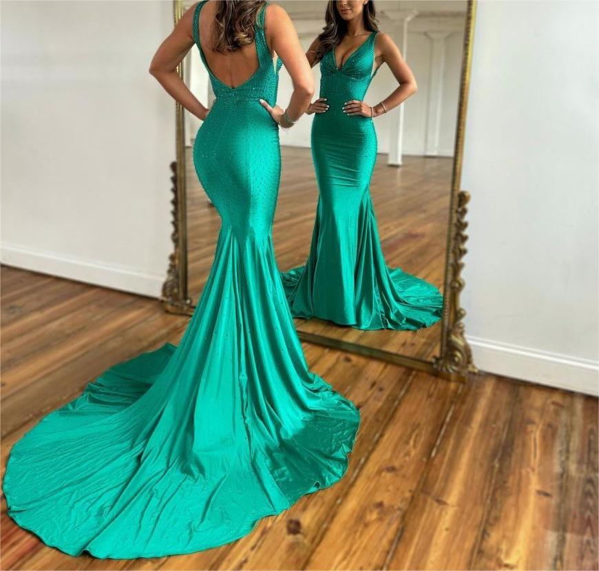 Molly |Mermaid Deep V-Neck Beaded Satin Long Prom Dress