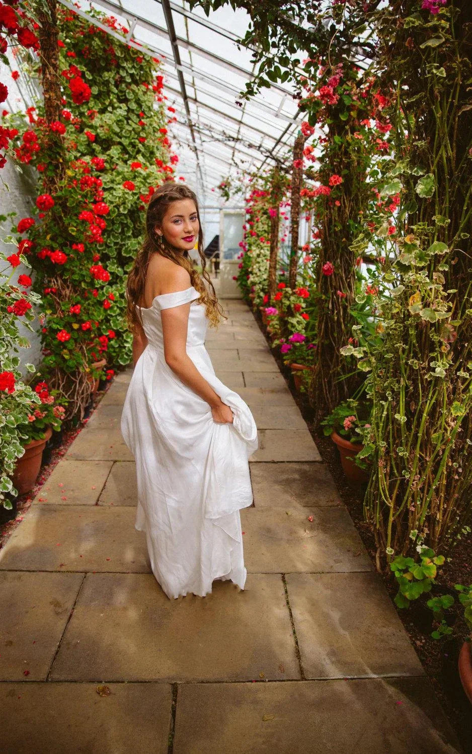 Off the Shoulder Sleeveless Simple White Satin Wedding Bamboo Style Dress