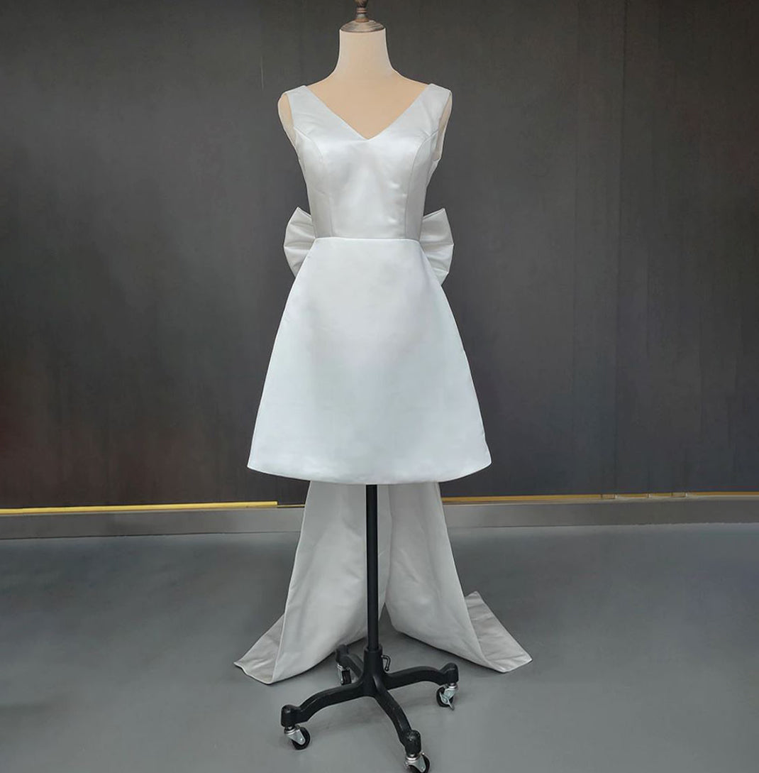 Karelia | A-Line Satin V-Neck Short Wedding Dress with Large Bow